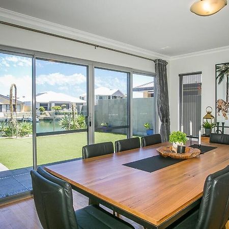 2 Luxury Canal Holiday Homes - Sleep 28 Mandurah Luaran gambar