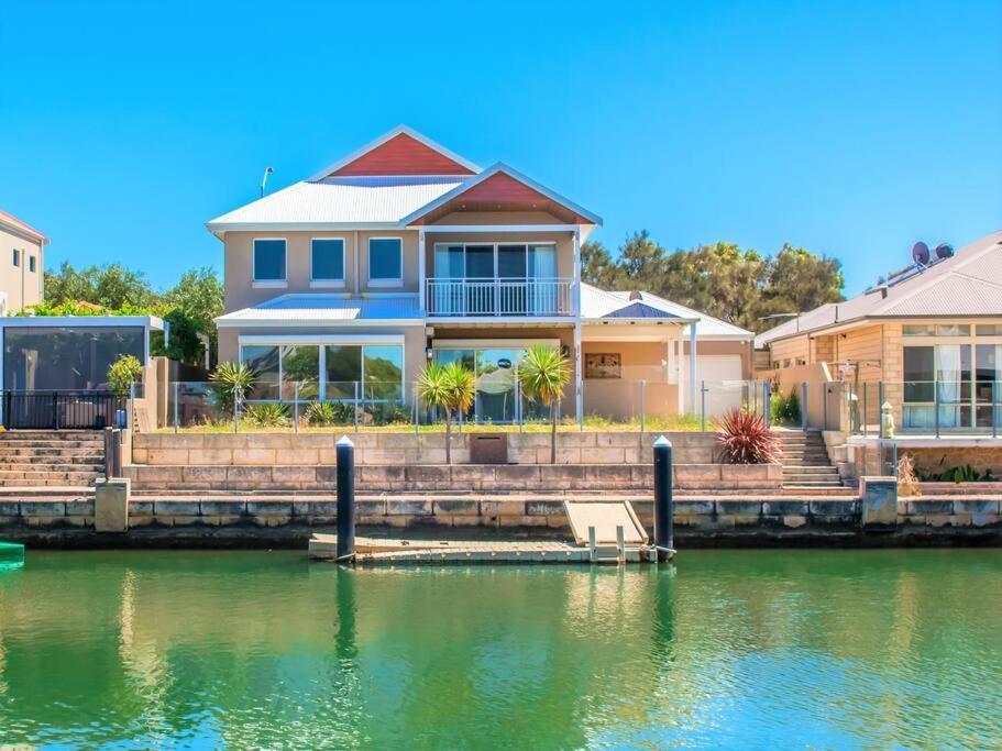 2 Luxury Canal Holiday Homes - Sleep 28 Mandurah Luaran gambar